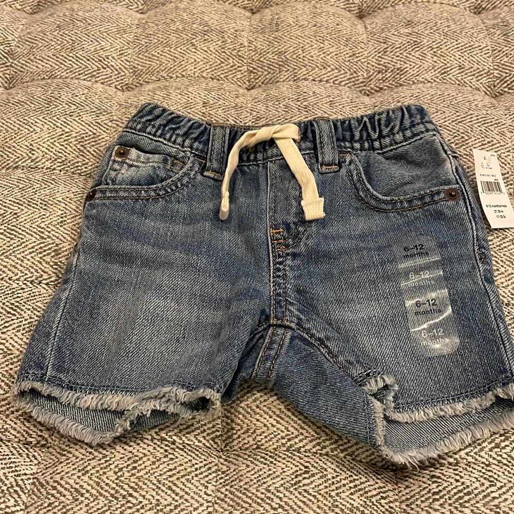 Baby Gap jean shorts size 6-12 mths